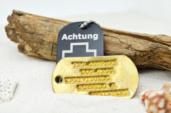 DOG TAG HOLZ, graviert